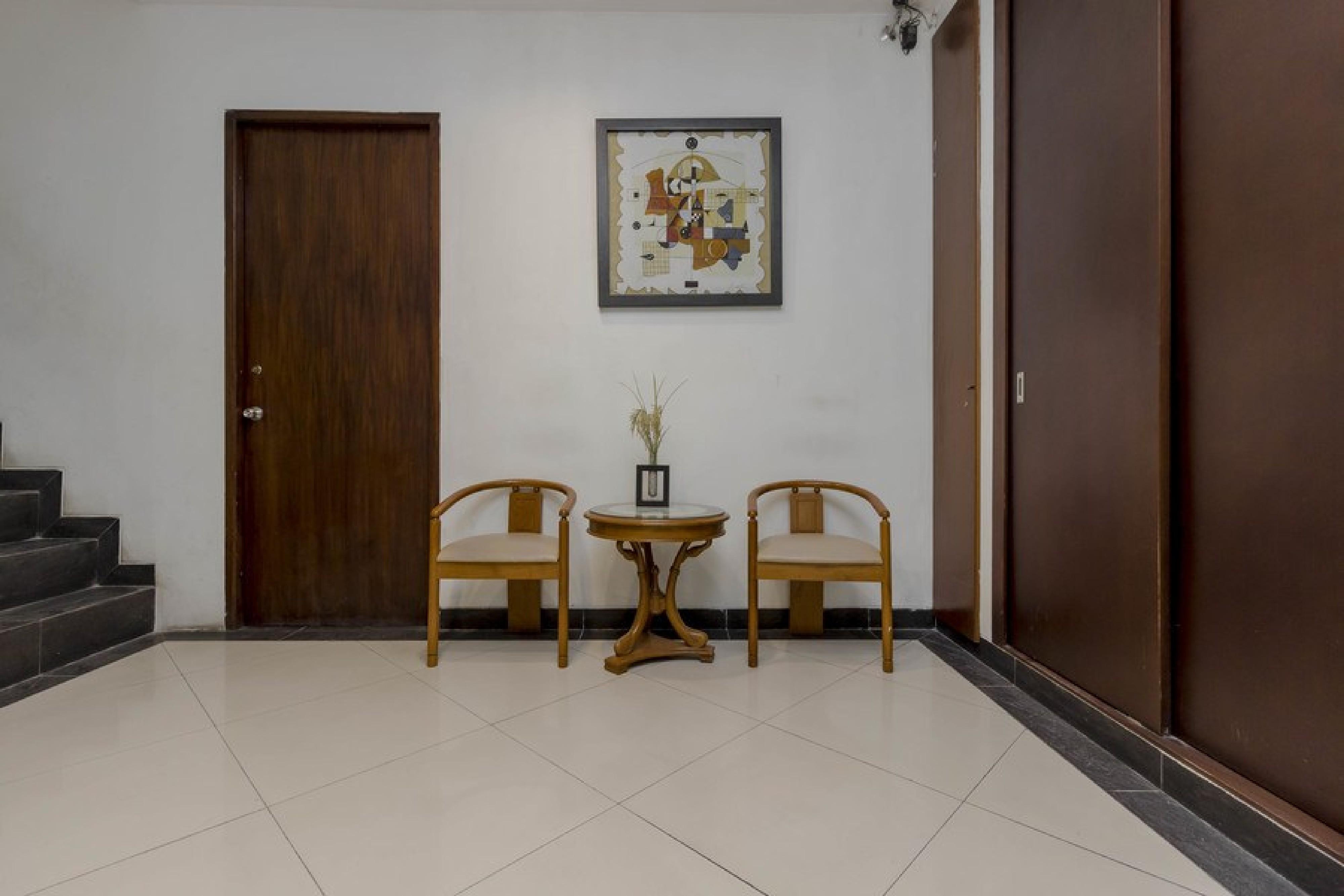 Reddoorz Plus @ Pasar Baru Джакарта Экстерьер фото